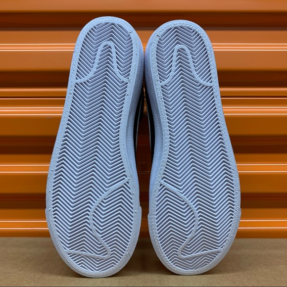 Nike Blazer Mid ‘77 Black/White Women’s Shoes - Picture 5 of 9